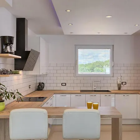 Zeus Holiday home