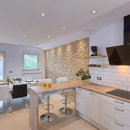 Zeus Holiday home Pula