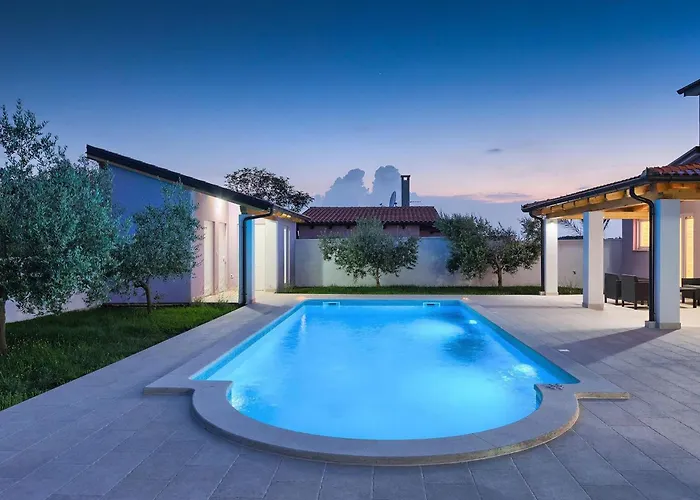 Zeus Сasa de vacaciones Pula