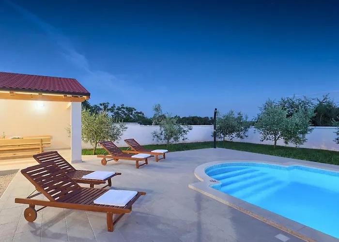 Zeus Сasa de vacaciones Pula