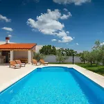 Zeus Ferienhaus Pula