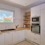 Zeus Ferienhaus *