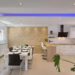 Zeus Ferienhaus Pula